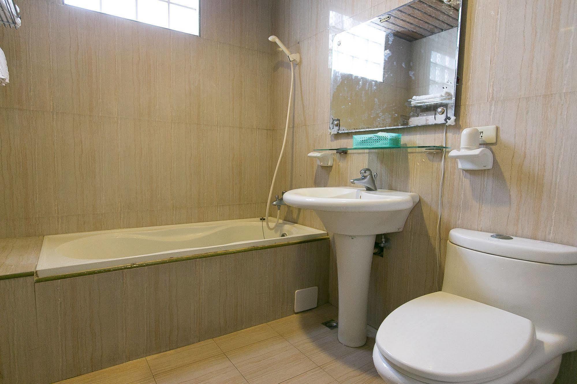 לודונג Jing Ai Hotel מראה חיצוני תמונה