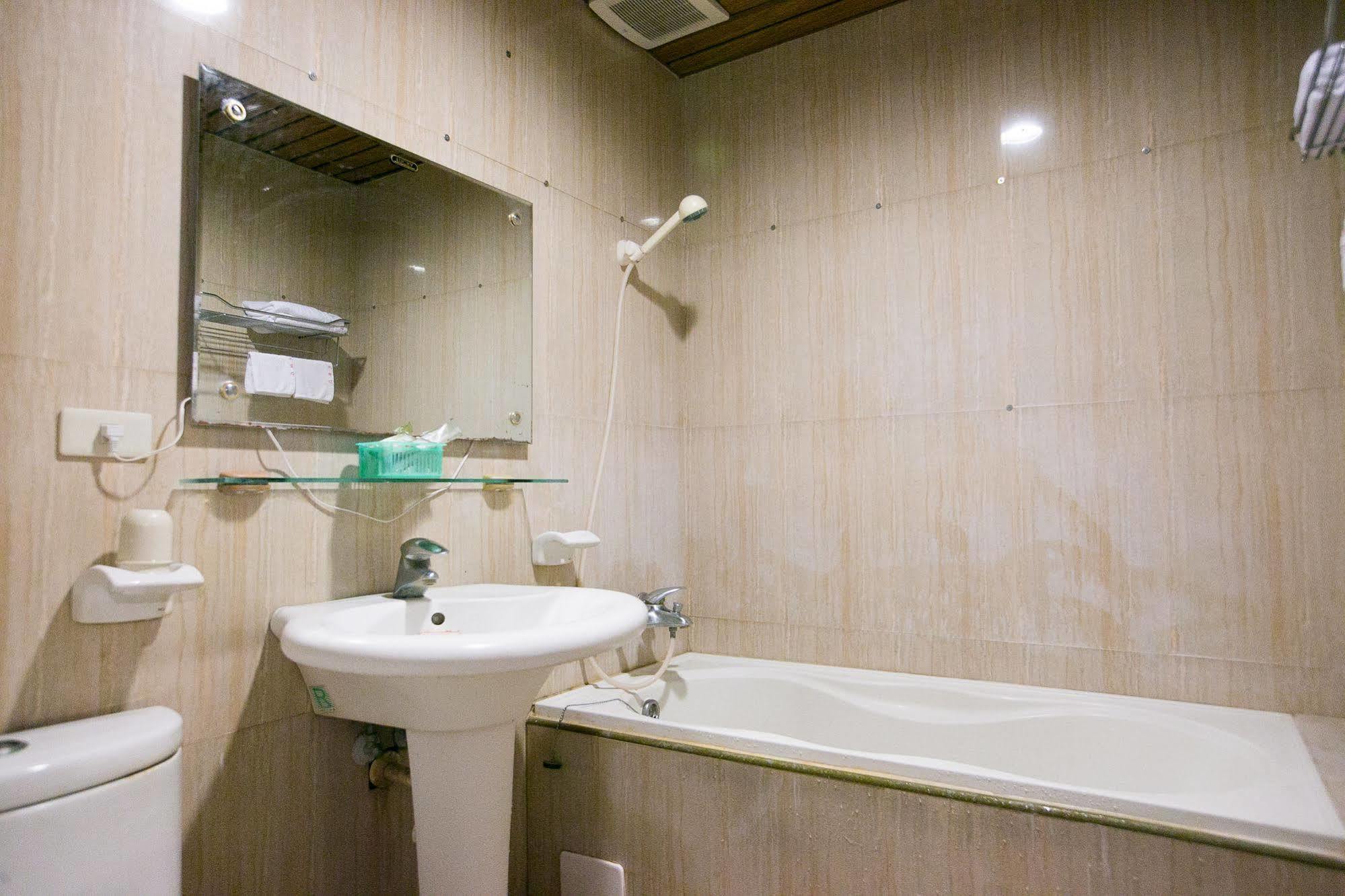 לודונג Jing Ai Hotel מראה חיצוני תמונה